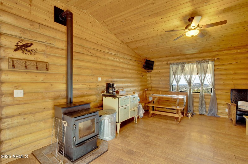 151-web-or-mls-786_E_Broncos_Trail_Willi