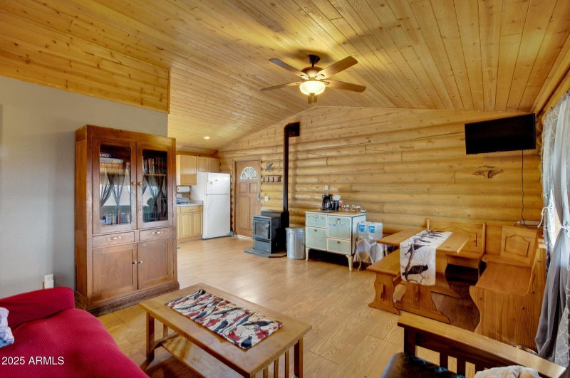 158-web-or-mls-786_E_Broncos_Trail_Willi