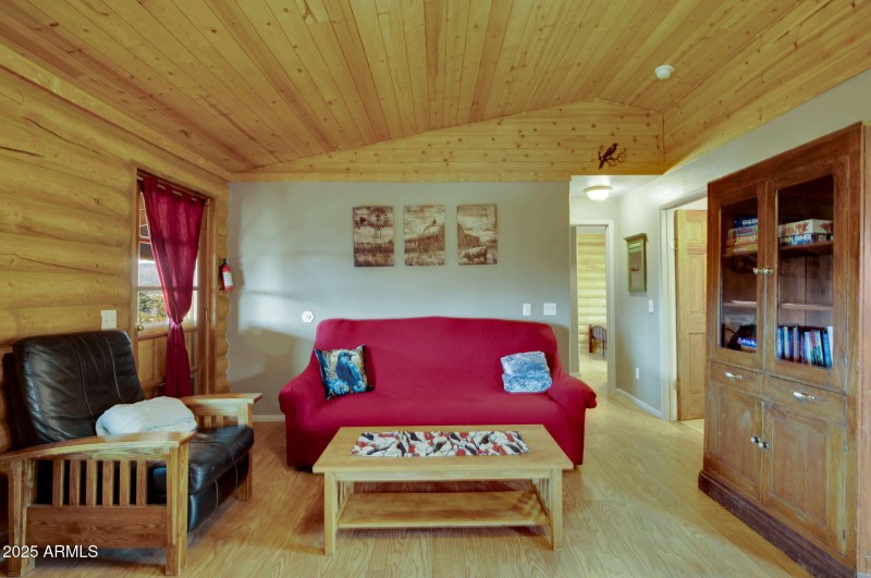 159-web-or-mls-786_E_Broncos_Trail_Willi