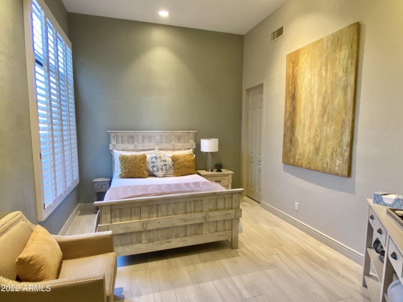 C01847FC-D401-477B-BBD1-A3D46F942F0E