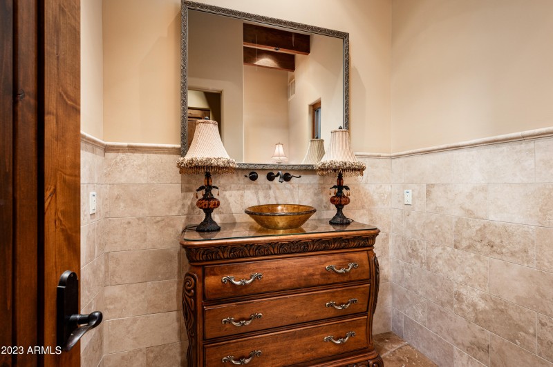 Powder Room 1