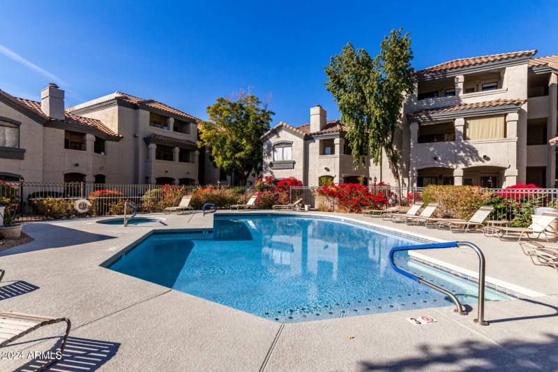 Community pool/spa