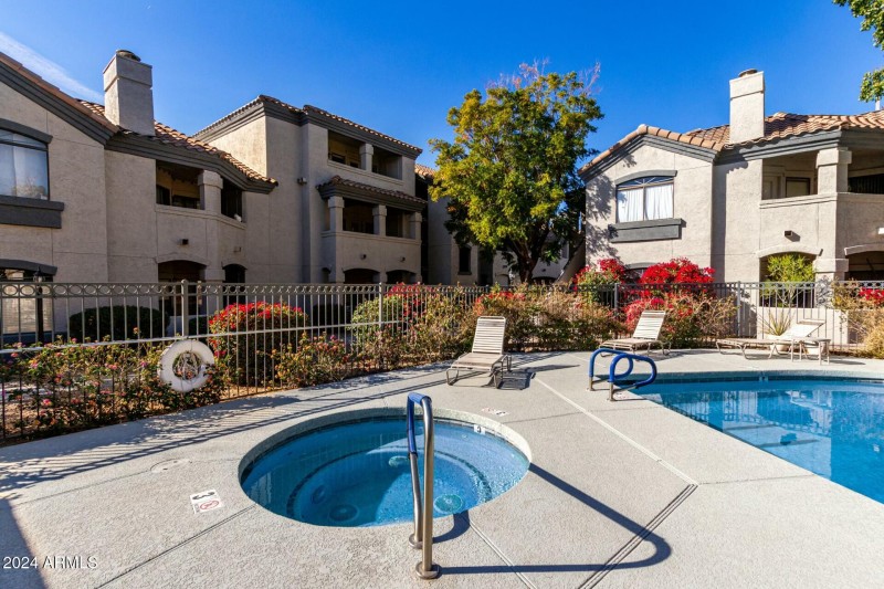 Community pool/spa