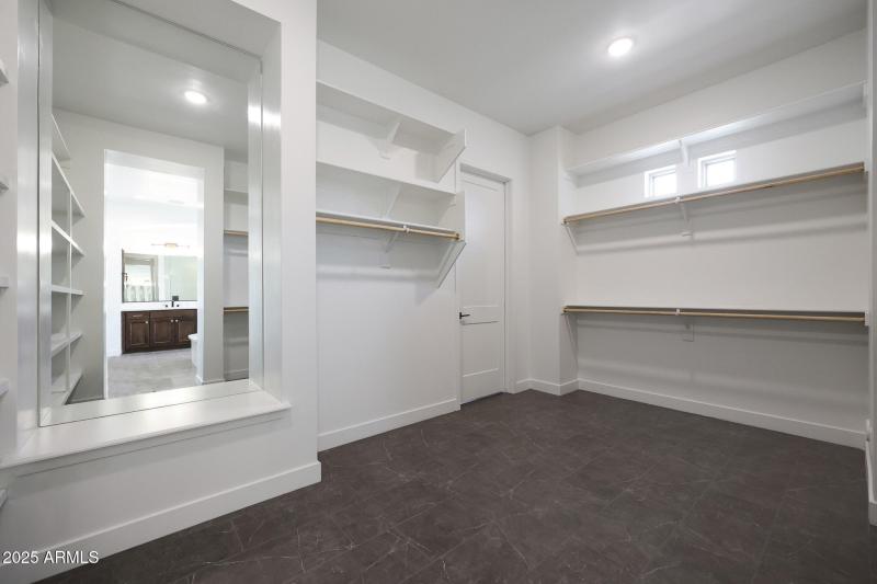 OWNER'S WALK IN CLOSET