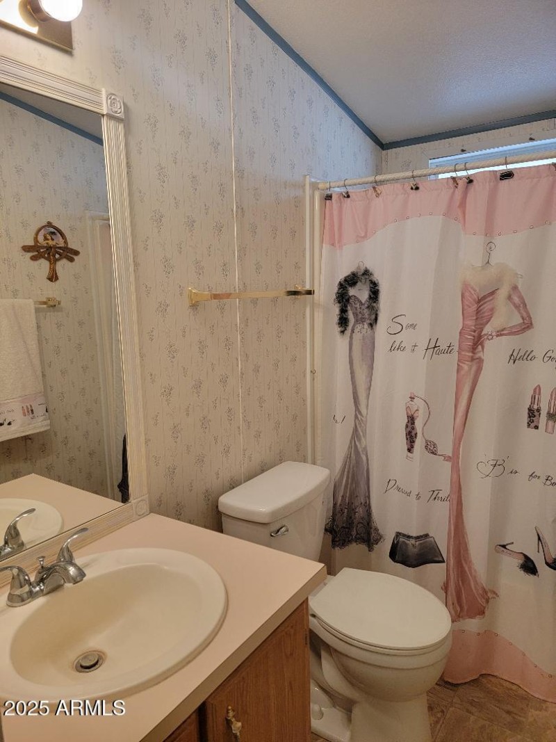 813 guest bathroom
