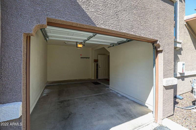 1 Car Garage