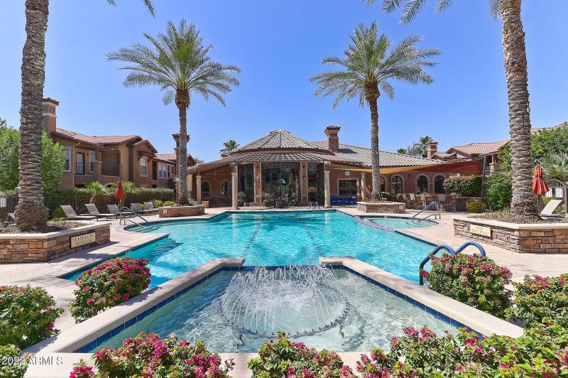 Community heated pool and spa 3