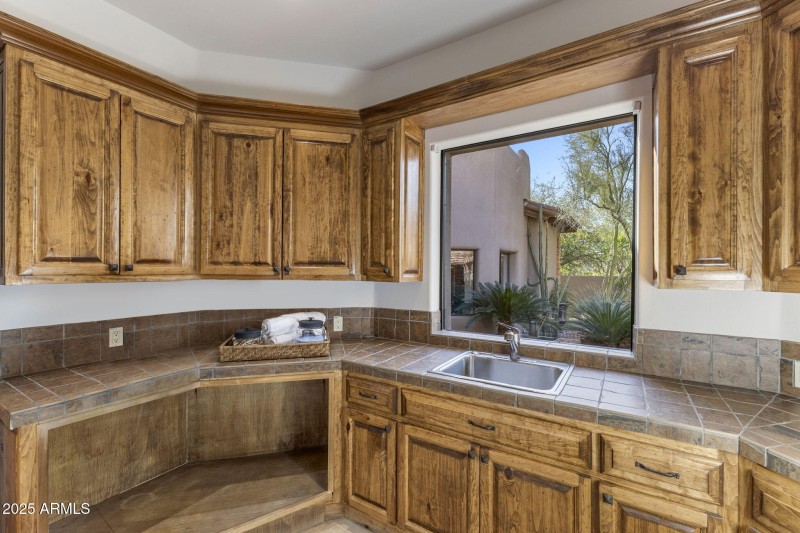 Expansive Laundry Room w/ 2 Washer/