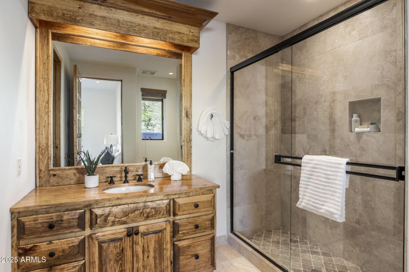 Guest Suite Bathroom