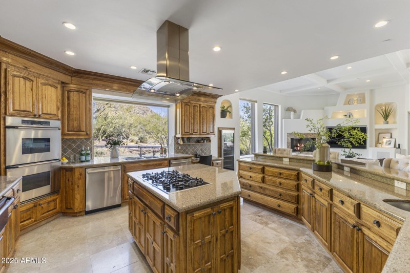 Open Light and Bright Kitchen