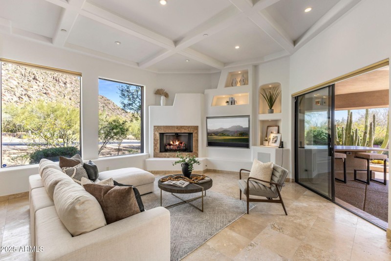 Family Room w/ Mountain View