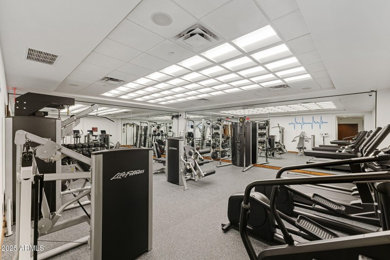 36-web-or-mls-6803-e-main-st