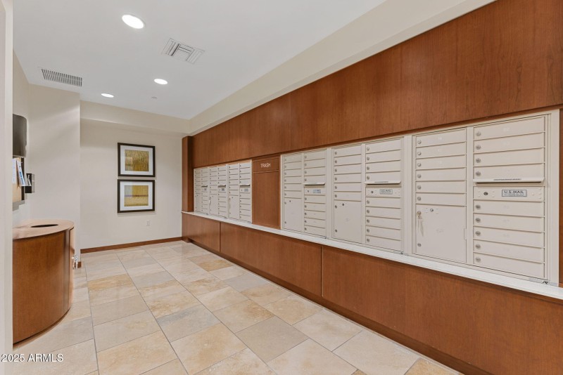 35-web-or-mls-6803-e-main-st