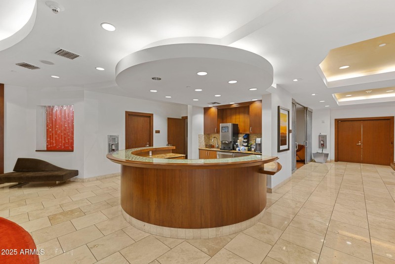 34-web-or-mls-6803-e-main-st