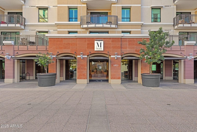 1-web-or-mls-6803-e-main-st