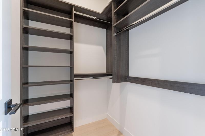 Closet W Built-Ins