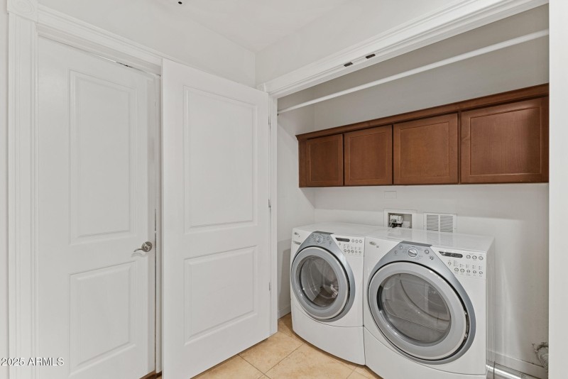 30-web-or-mls-6803-e-main-st