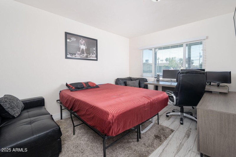 Office Configuration 1, bed OPTIONAL