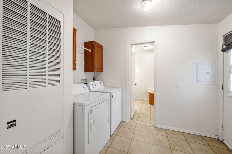 19-Laundry Room