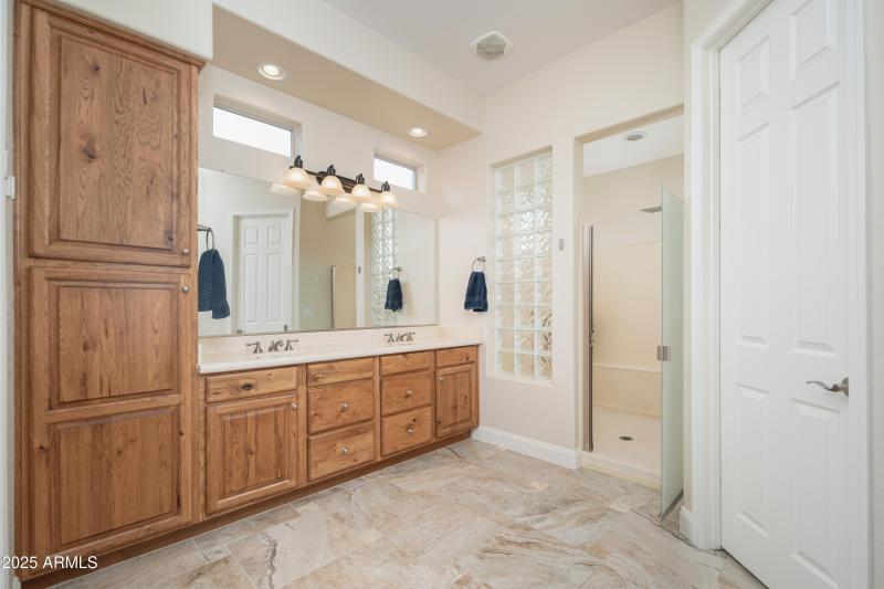 20_Primary Bath with Dual Sinks