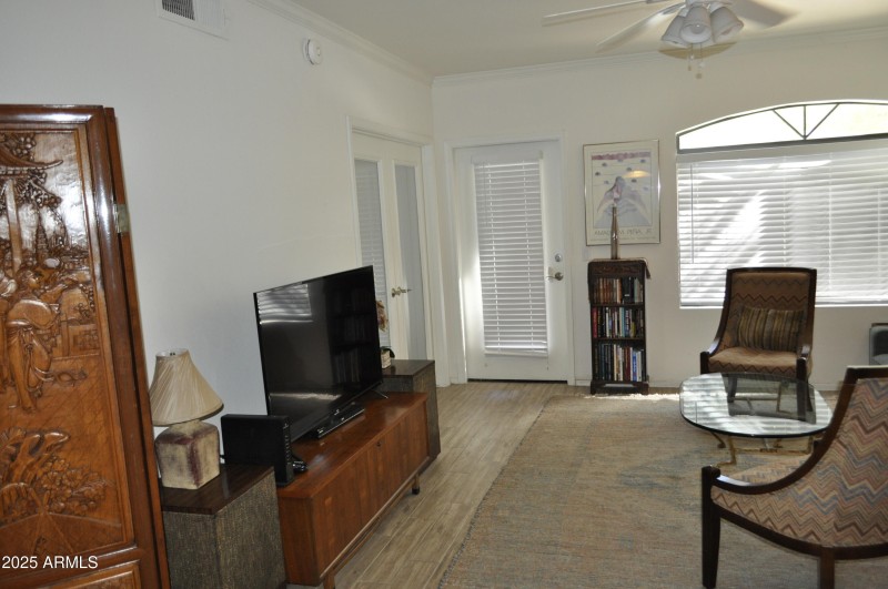 LIVINGROOM 2