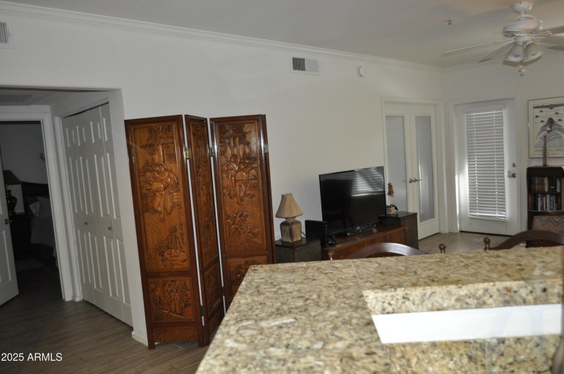 LIVINGROOM 3