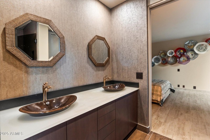 071-Casita Jack & Jill Bath