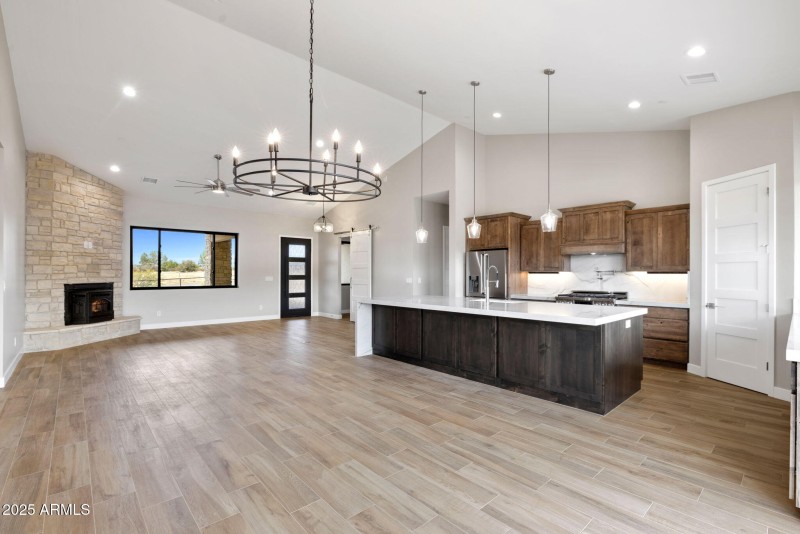 18-Dining Room and Kitchen_2