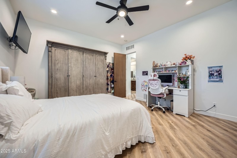 7975 E Dale Ln - MLS Sized - 030 - 42 Be