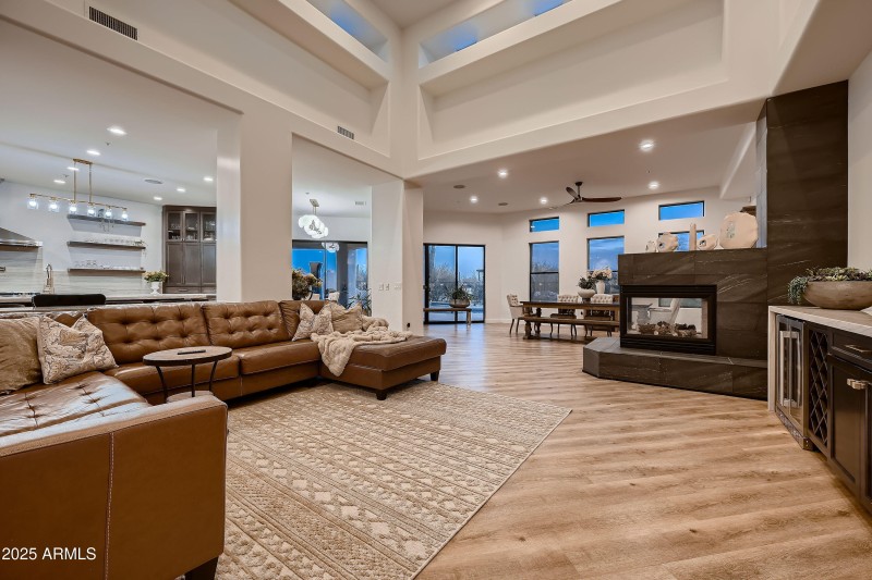 7975 E Dale Ln - MLS Sized - 049 - 10 Li