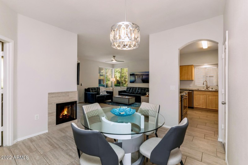 1411 E Orangewood Ave-large-009-028-1411