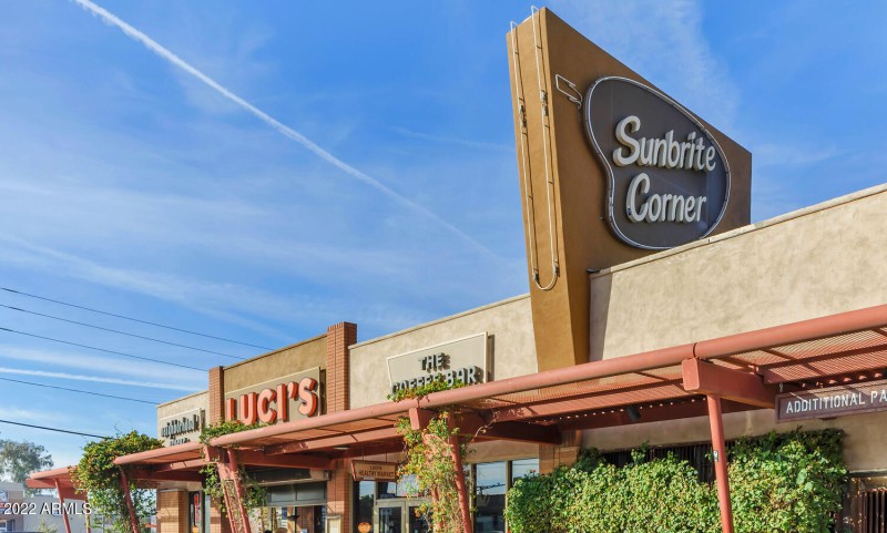 1411 E Orangewood Ave-large-026-003-1411