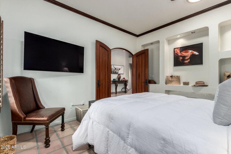 #67-upstairs bedroom-2