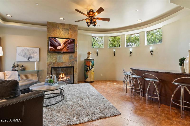 Lower Level Lounge & Bar