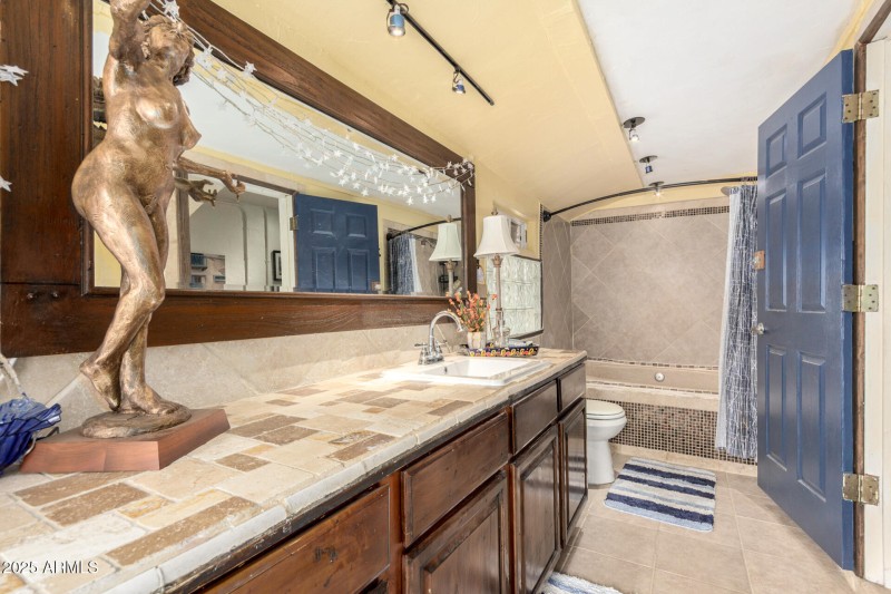 Guest House Bathroom