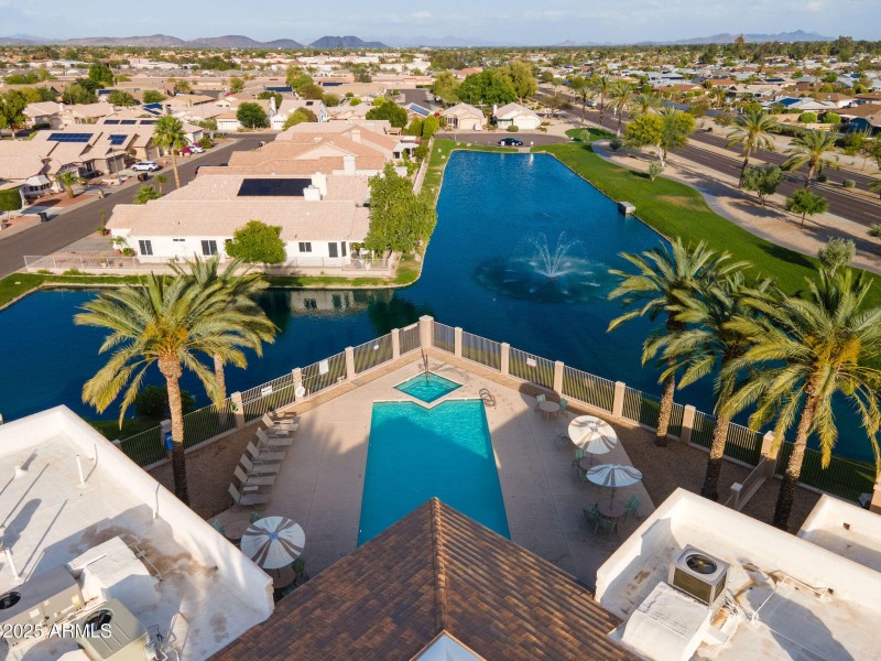 Community pool & spa