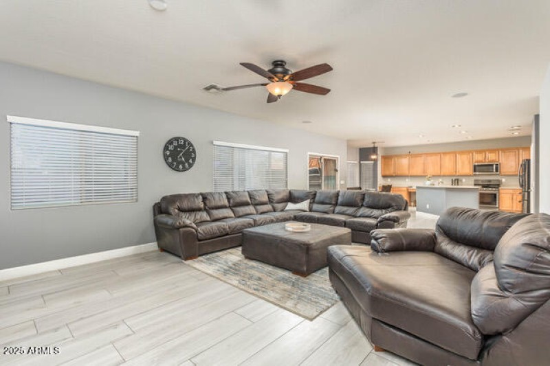 14_Cre8MyMediacom11_mls