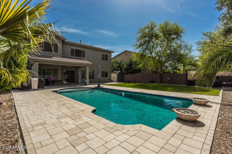 15_Cre8MyMediacom8645_mls