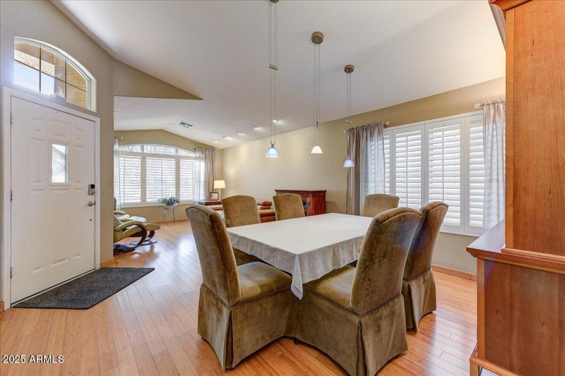 05-Living & Dining Room