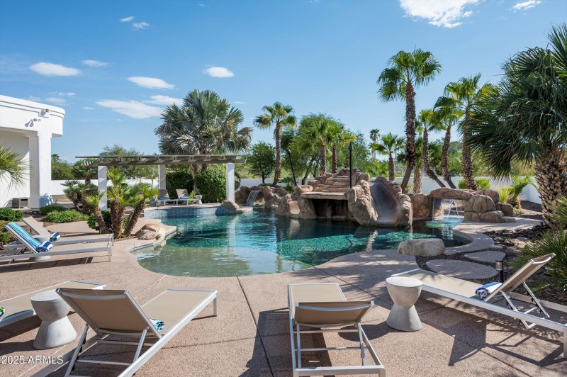 52-5901 E Mountain View Rd-52