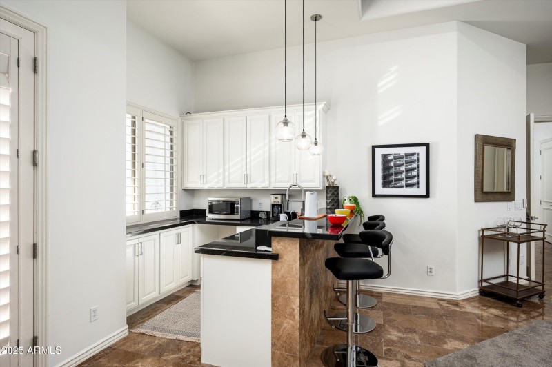 27-5901 E Mountain View Rd-27