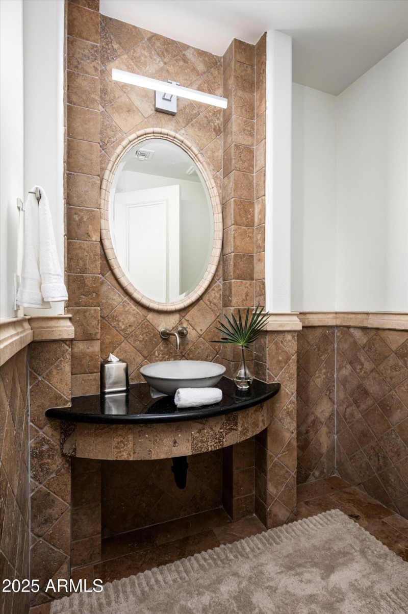 23-5901 E Mountain View Rd-23