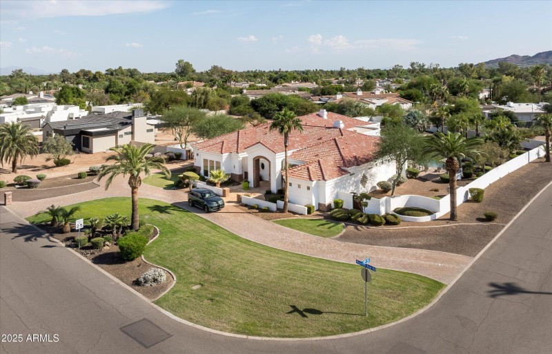 06-5901 E Mountain View Rd-6