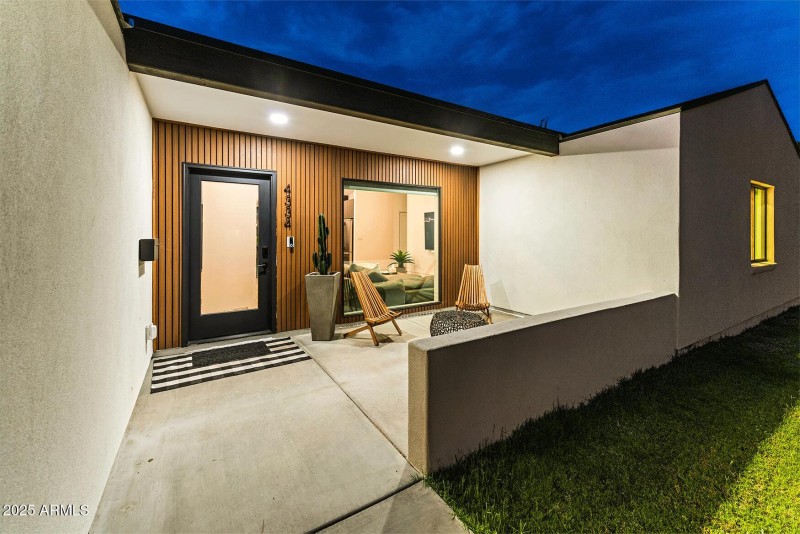 Untitled-1_0013_AKB05327