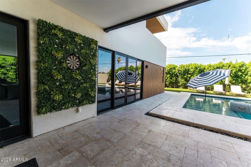 Untitled-1_0001_AKB06667-HDR