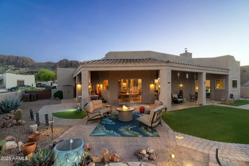 Cozy backyard with wrap around patio