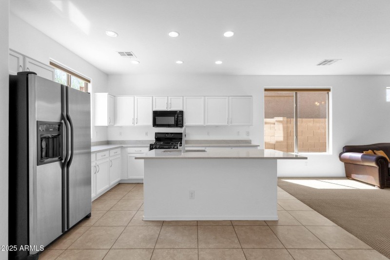 21-web-or-mls-34713-n-24th-ln