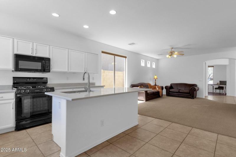 20-web-or-mls-34713-n-24th-ln