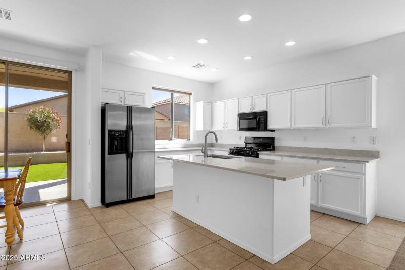 17-web-or-mls-34713-n-24th-ln