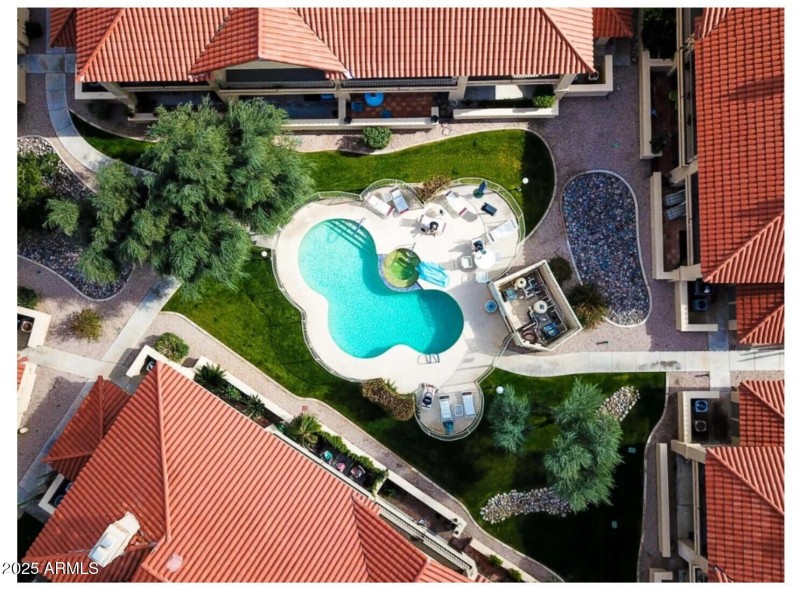 one of 5 Pools 6 spas